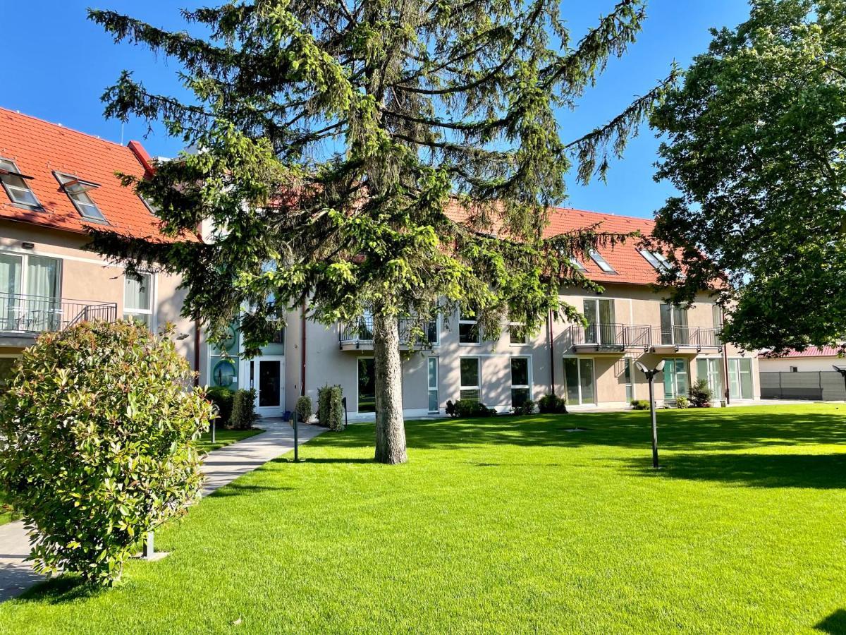 Fresh Garden Apartments Siofok Bagian luar foto